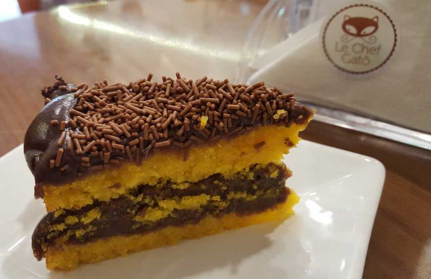 Bolo de cenoura com brigadeiro