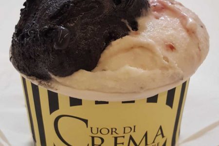 Gelato de Baunilha Negra com Marshmallow e Lavanda com Framboesa