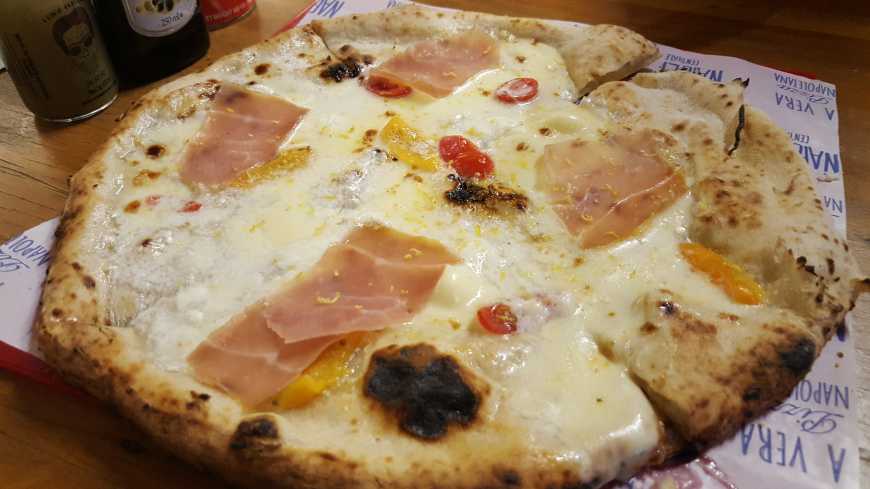 Pizza Napolitana Burrata e Parma