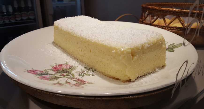 Bolo de coco cremoso