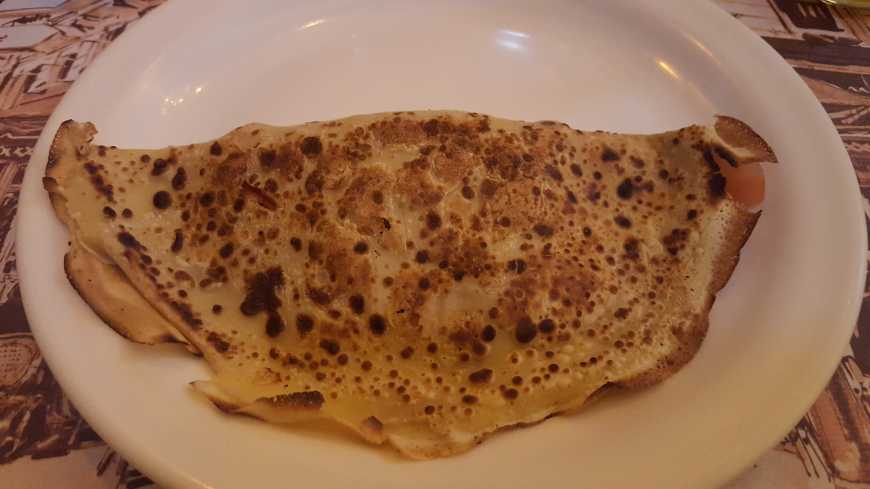 Crepe de presunto, queijo e tomate