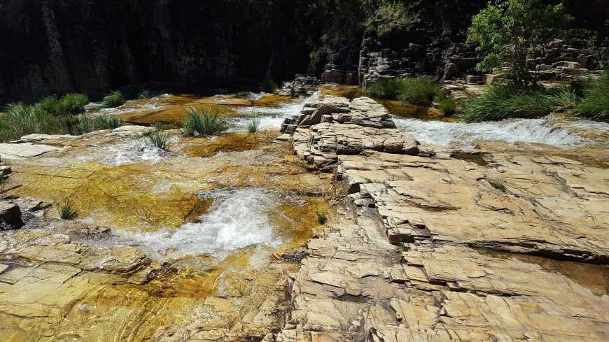 Hidromassagens naturais na Cachoeira do Grito