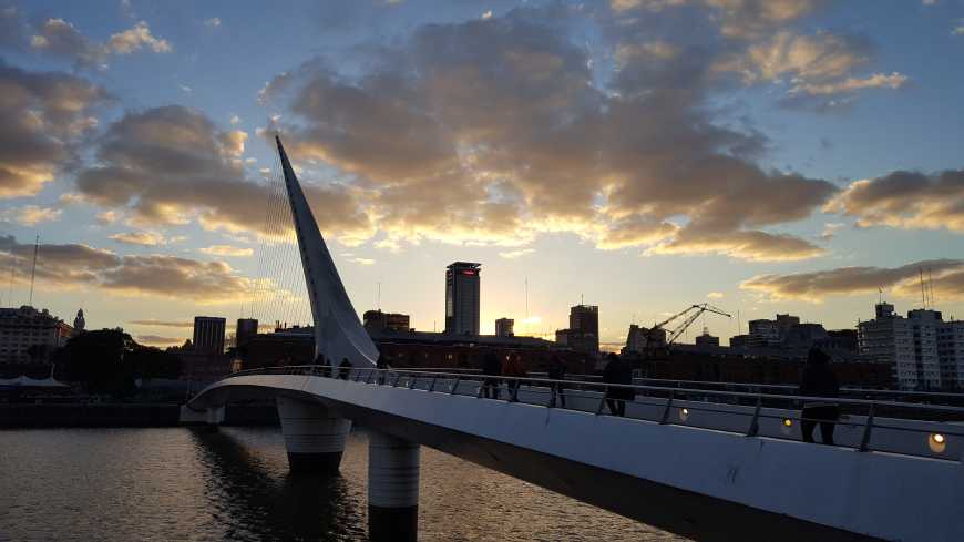 Puente de la Mujer: magnífica obra do arquiteto espanhol Santiago Calatrava