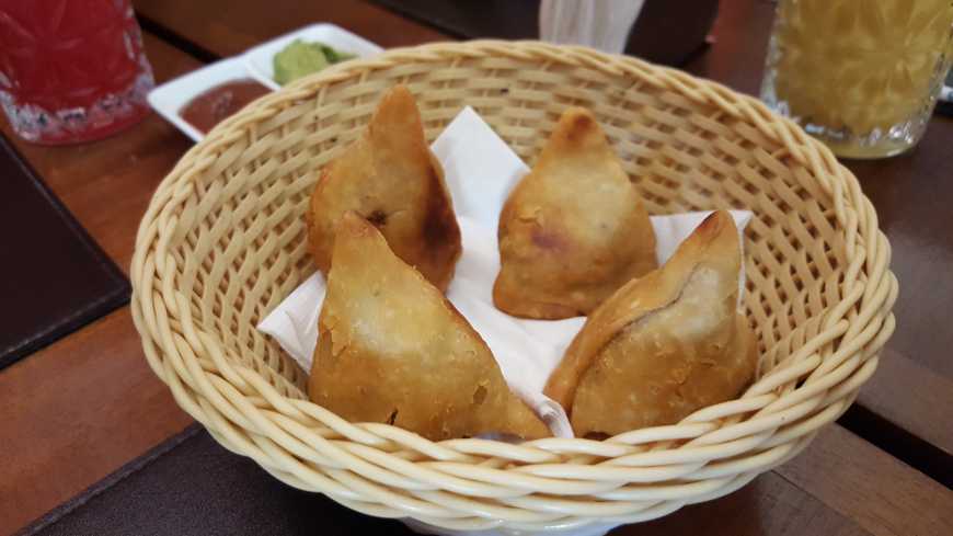 Minha entrada preferida: samosa de cabrito!