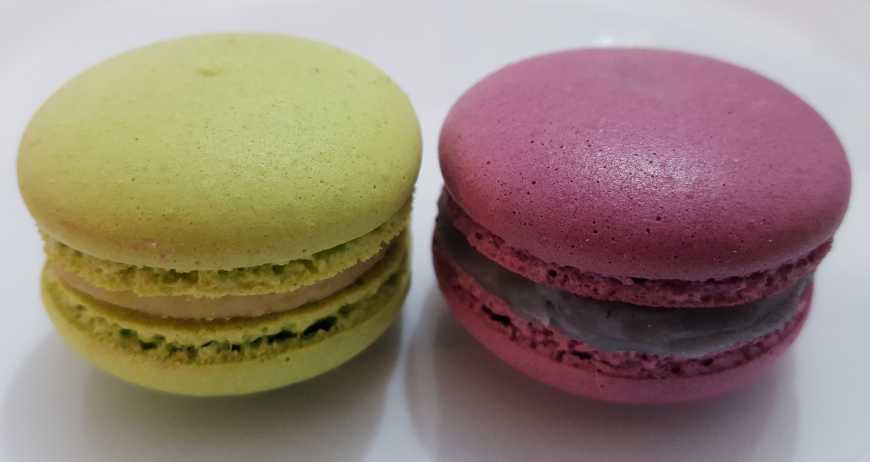 Deliciosos macarons de pistache e blueberry!