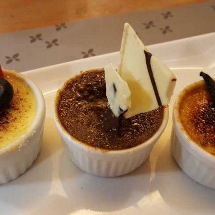 Maravilhoso Trio de Crème Brûlée do Quintal das Letras!