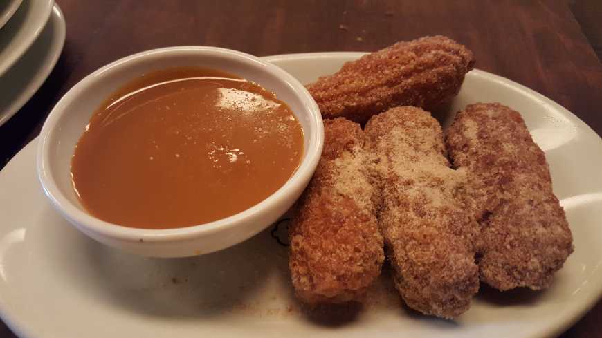 Churros com doce de leite