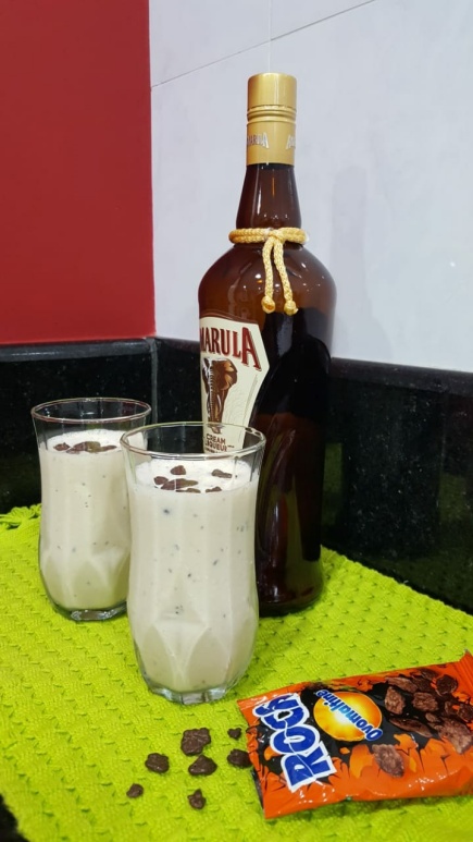 Bebidas com amarula: milk shake de Amarula com Ovomaltine