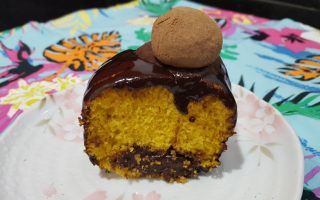 Bolo de cenoura com brigadeiro