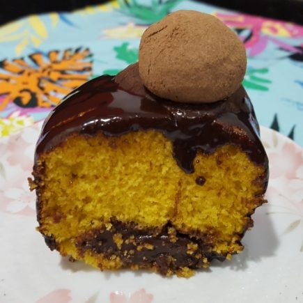 Bolo de cenoura com brigadeiro