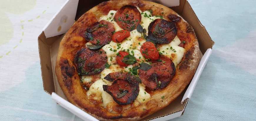 Incrível pizzetta pepperoni do Mondo Gastronômico!