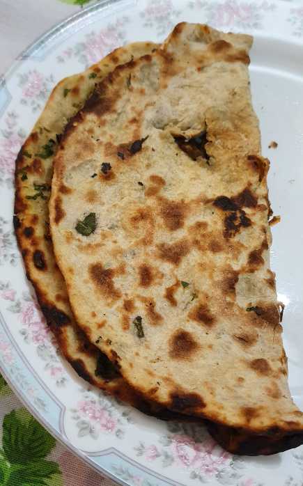 Pudina kulcha: pão de farinha de trigo recheado com hortelã - meu preferido do Bawarchi!