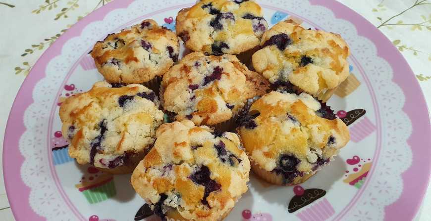 Muffin de blueberry com gotas de chocolate branco