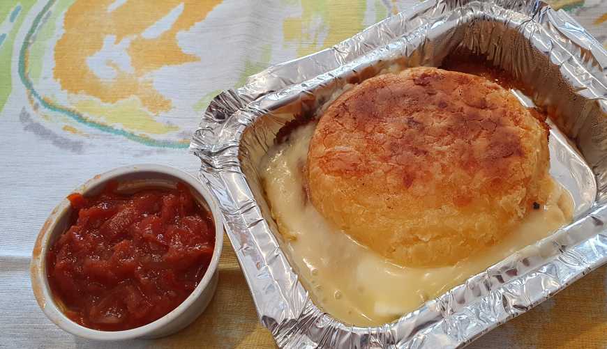 Irresistível pão de queijo com queijo do Pato Rei Kissaten!