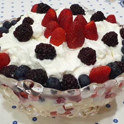 Trifle de frutas vermelhas, a sobremesa perfeita para uma ocasião especial!