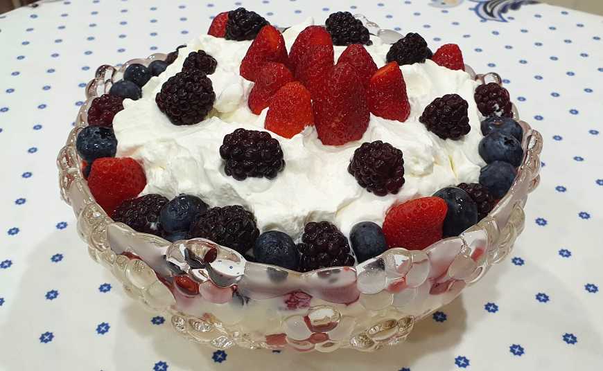 Trifle de frutas vermelhas, a sobremesa perfeita para uma ocasião especial!