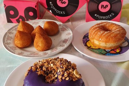 Mini coxinhas e donuts do Pop Donuts