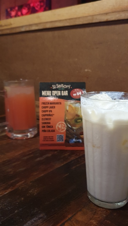 Pink Lemonade e Piña Colada, perfeita para amantes de bebidas mais docinhas!