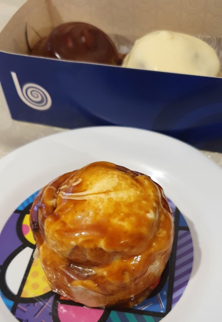 Cinnamon roll caramelo artesanal com flor de sal para quem curte um toque salgado no docinho!