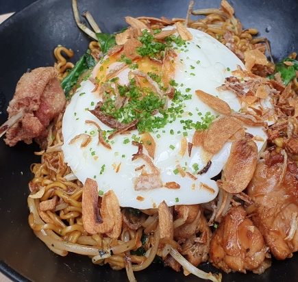 Caprichado Mie Goreng do chef Dario Costa!