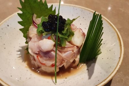 Ceviche de frutos do mar do Aima restaurante