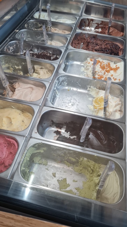 Diferentes sabores de gelato para deixar qualquer um em dúvida