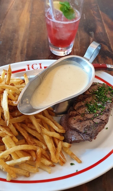 Delicioso steak & frites do ICI Brasserie!