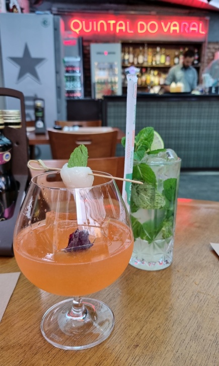 Aprovadíssimos Lichia Spritz e Mojito Baiano!