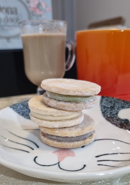 Deliciosas bolachinhas da Dona do Doce para acompanhar o chá ou cafezinho!