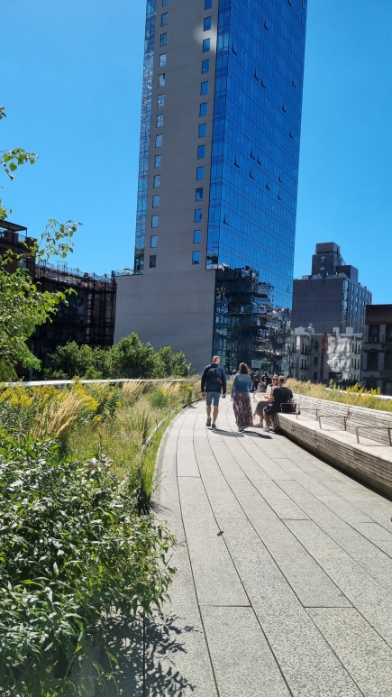 High Line é um parque urbano construído sobre uma antiga linha ferroviária e uma das atrações free de Nova York!