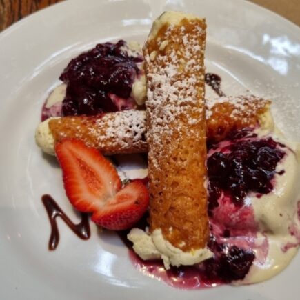 Delicado cannoli para encerrar o almoço italiano no Due Cuochi!