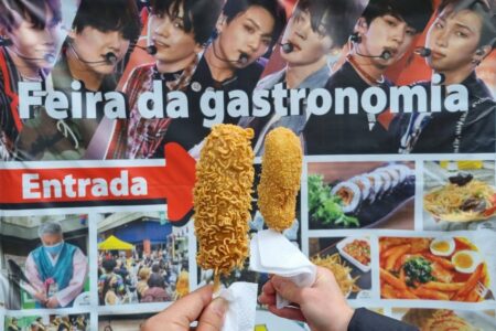 Hot dog coreano é um dos destaques da Feira coreana do Bom Retiro!