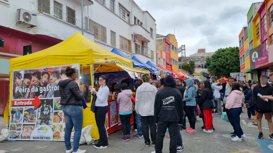 Movimentada Feira coreana do Bom Retiro