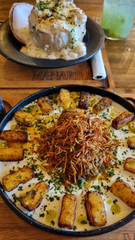 Saboroso nhoque de mandioquinha com molho de queijo e ragú de costela!