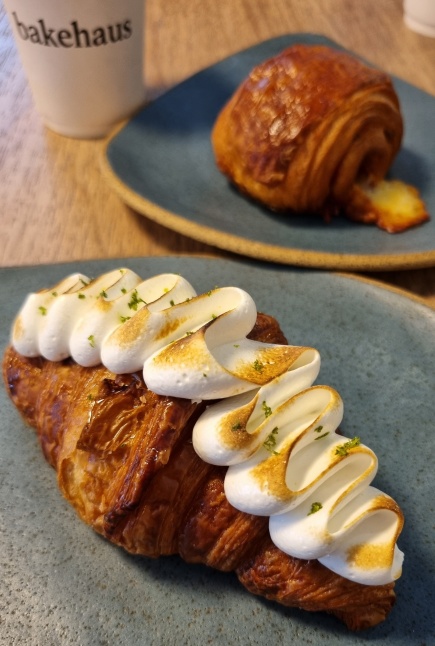 Croissant Lemon: uma torta de limão em forma de croissant, que ideia maravilhosa!