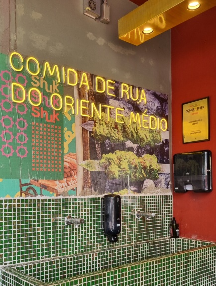 Shuk Falafel & Kebab traz comida de rua do Oriente Médio para Pinheiros