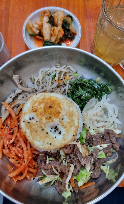 Delicioso Bibimbap Bulgogui do Dabok!