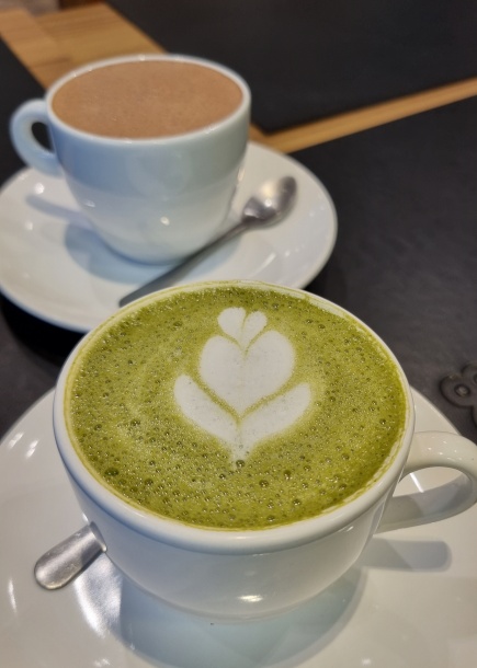 Maravilhoso choco misso e matcha latte!