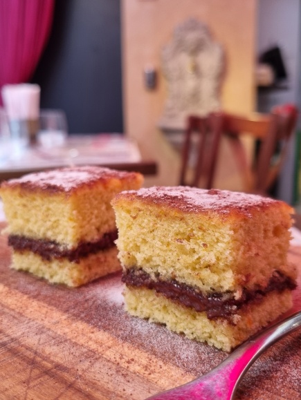 Focaccia dolce alla crema