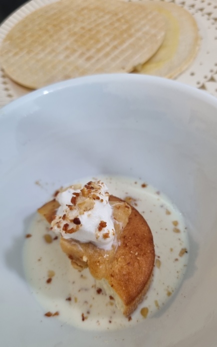 Bolo de 3 leites e Oblea com doce de leite e baba de moça
